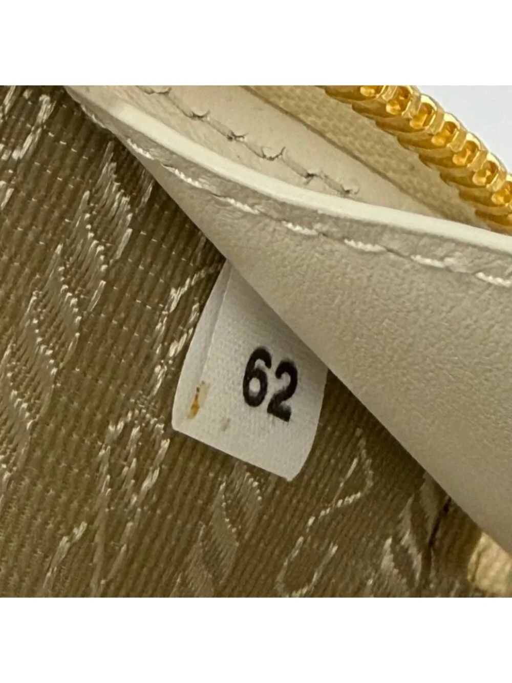 Prada brand actual